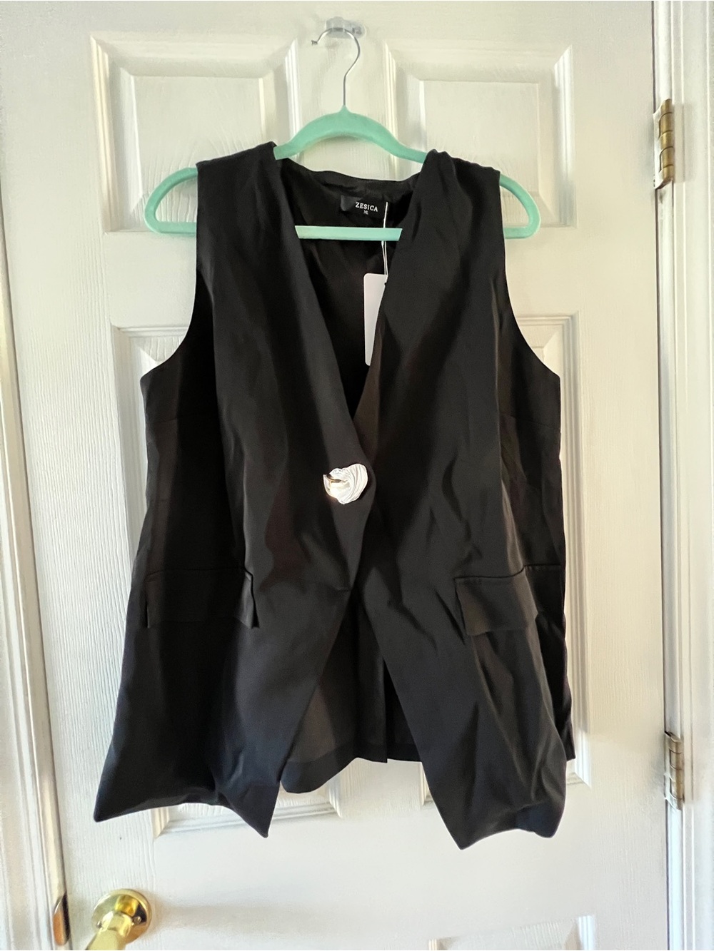 Zeraca Black Sleeveless Blazer Vest with Decorative Button